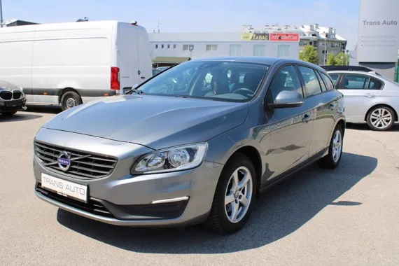 Volvo V60 D2 AUTOMATIK reg.2/2024 Image 1